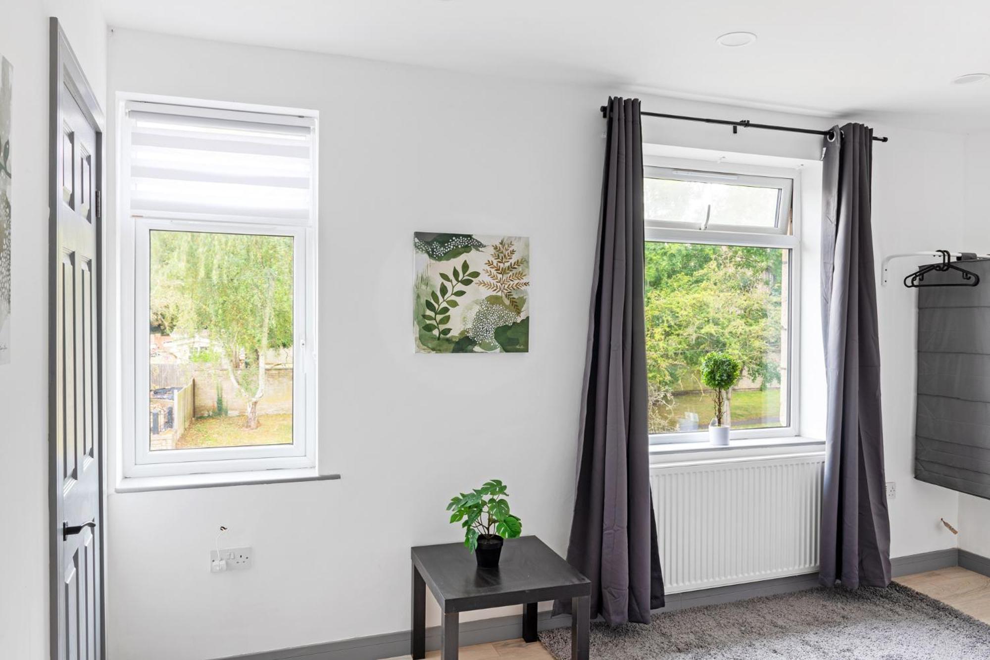Stanion Luxurious 3 Bedroom Modern House Northamptonshire, Double, Twins, Single, Free Parking, Free Wi-Fi, Pets, Up To 8 Sleeps, 4 Smart Tvs Corby Dış mekan fotoğraf