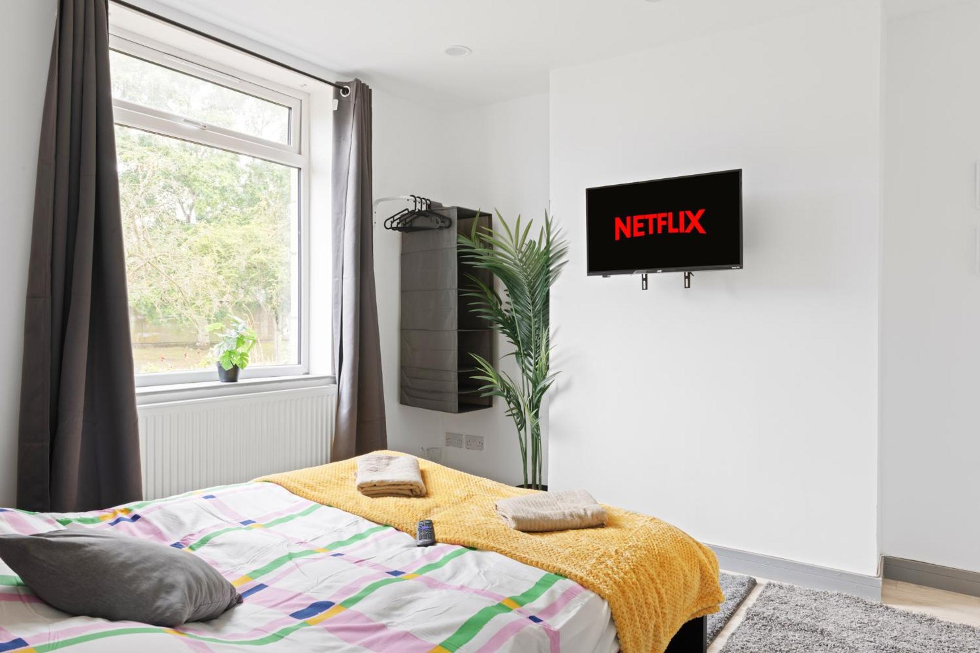 Stanion Luxurious 3 Bedroom Modern House Northamptonshire, Double, Twins, Single, Free Parking, Free Wi-Fi, Pets, Up To 8 Sleeps, 4 Smart Tvs Corby Dış mekan fotoğraf
