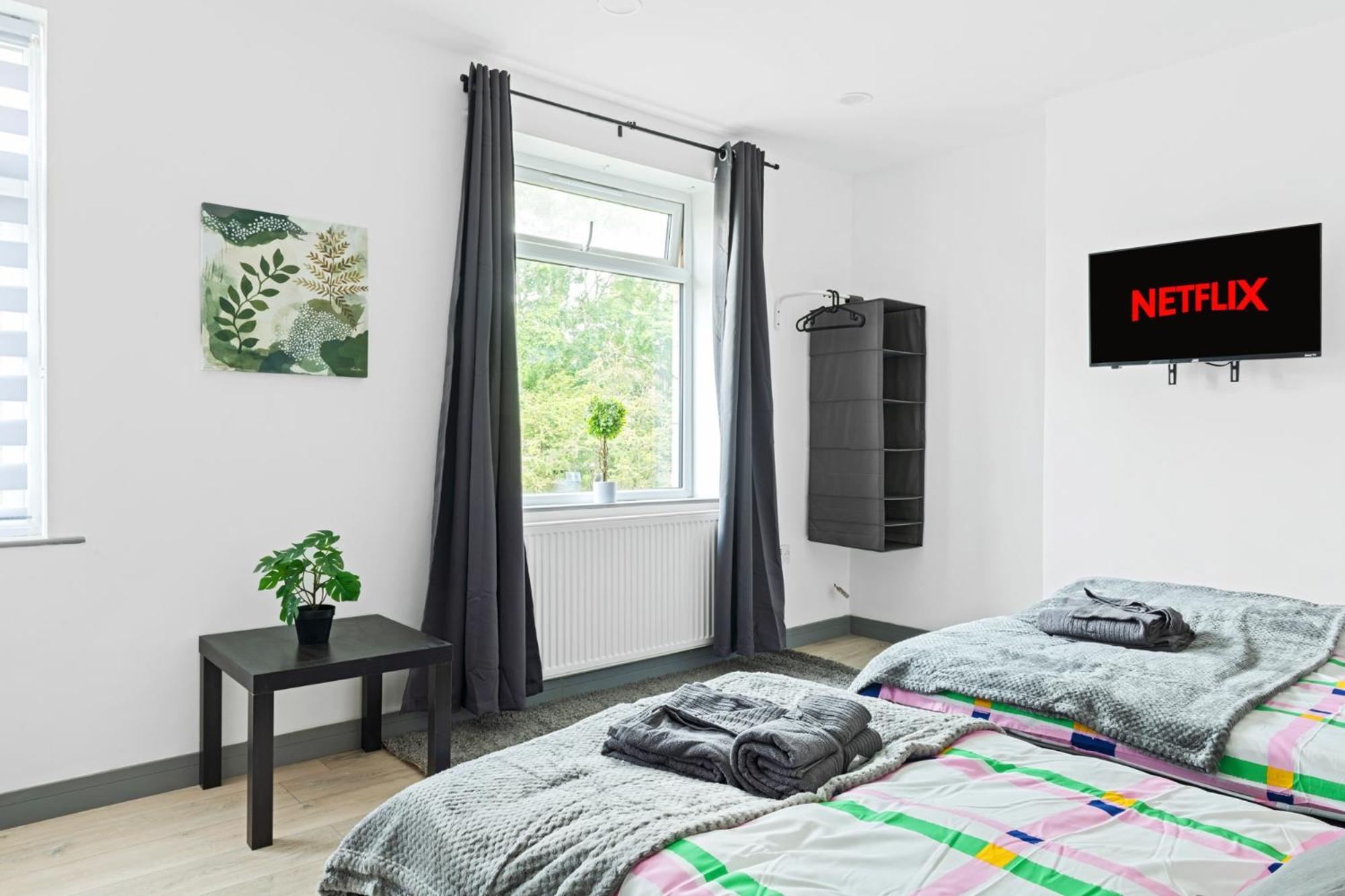 Stanion Luxurious 3 Bedroom Modern House Northamptonshire, Double, Twins, Single, Free Parking, Free Wi-Fi, Pets, Up To 8 Sleeps, 4 Smart Tvs Corby Dış mekan fotoğraf