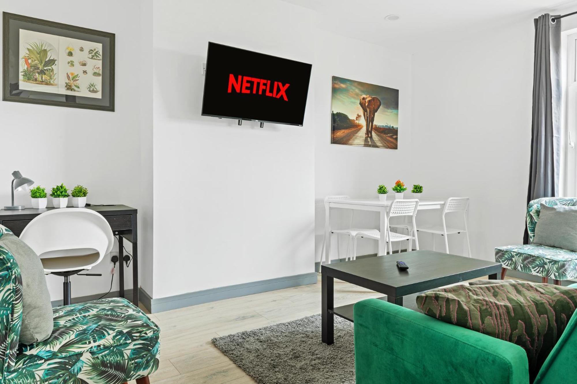 Stanion Luxurious 3 Bedroom Modern House Northamptonshire, Double, Twins, Single, Free Parking, Free Wi-Fi, Pets, Up To 8 Sleeps, 4 Smart Tvs Corby Dış mekan fotoğraf