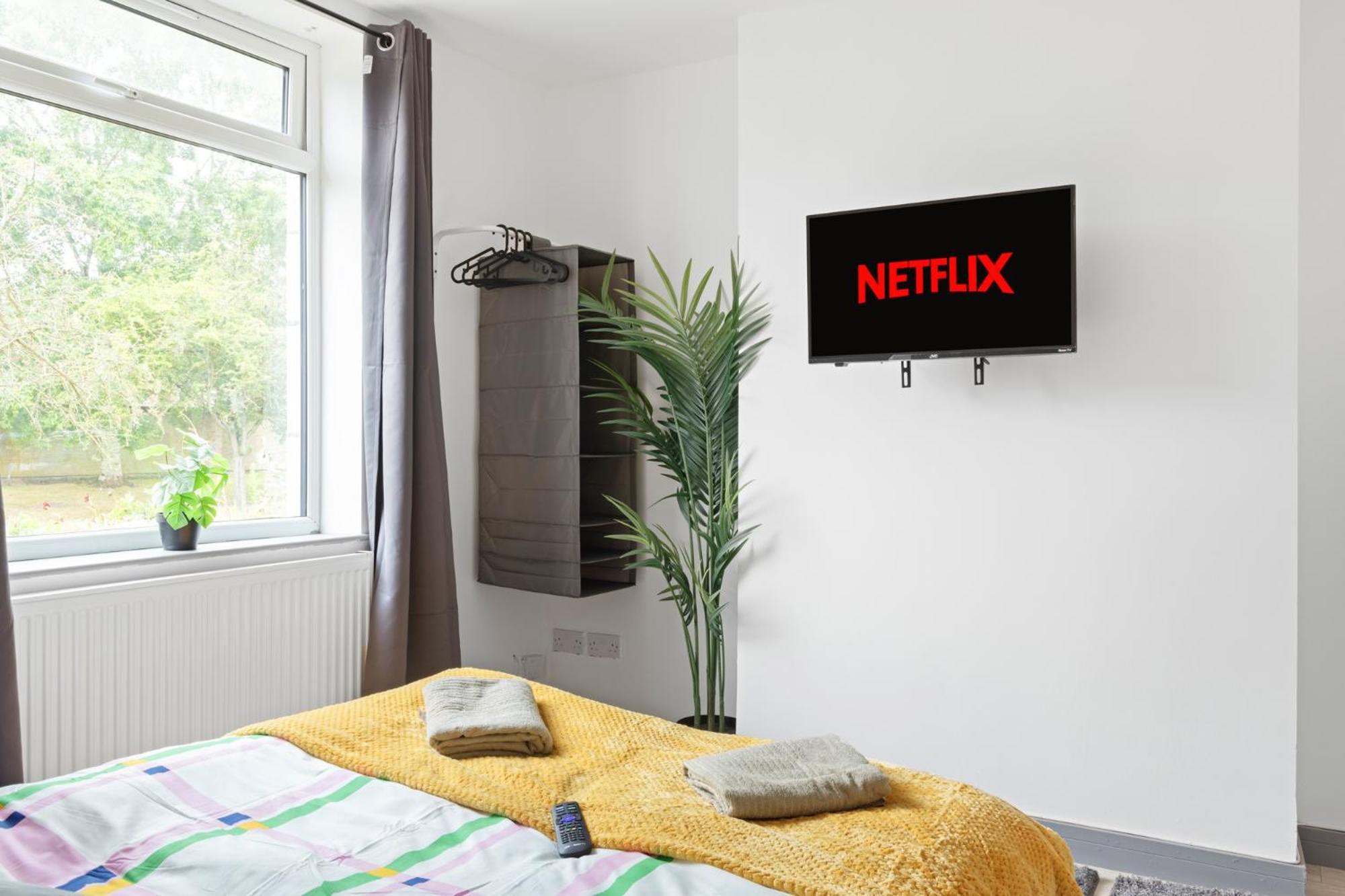 Stanion Luxurious 3 Bedroom Modern House Northamptonshire, Double, Twins, Single, Free Parking, Free Wi-Fi, Pets, Up To 8 Sleeps, 4 Smart Tvs Corby Dış mekan fotoğraf